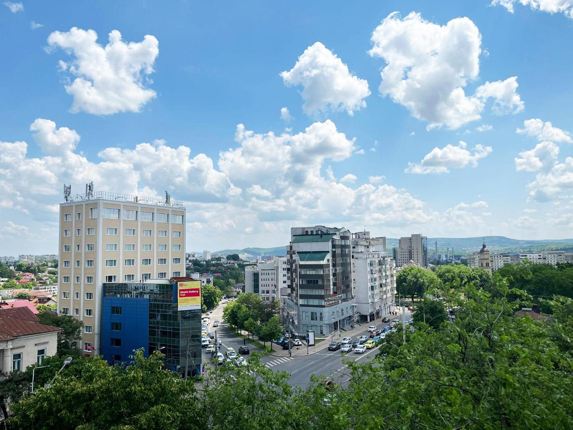 City Center Privat-Sauna Familyconcept Iasi Bagian luar foto