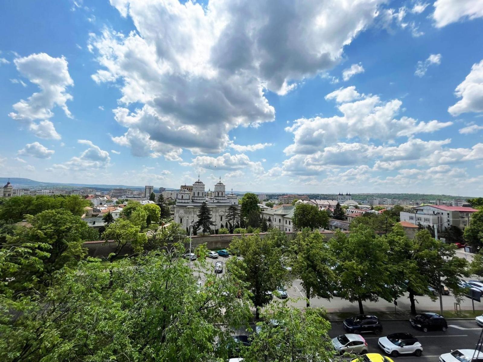 City Center Privat-Sauna Familyconcept Iasi Bagian luar foto