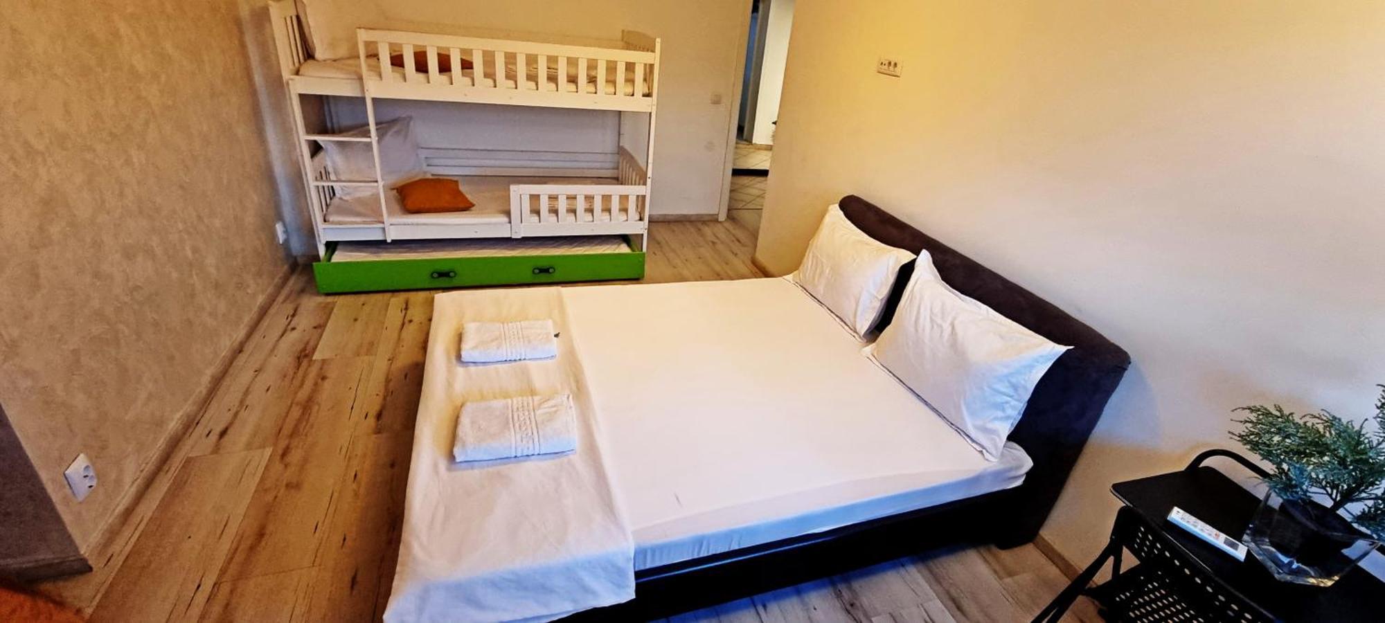 City Center Privat-Sauna Familyconcept Iasi Bagian luar foto